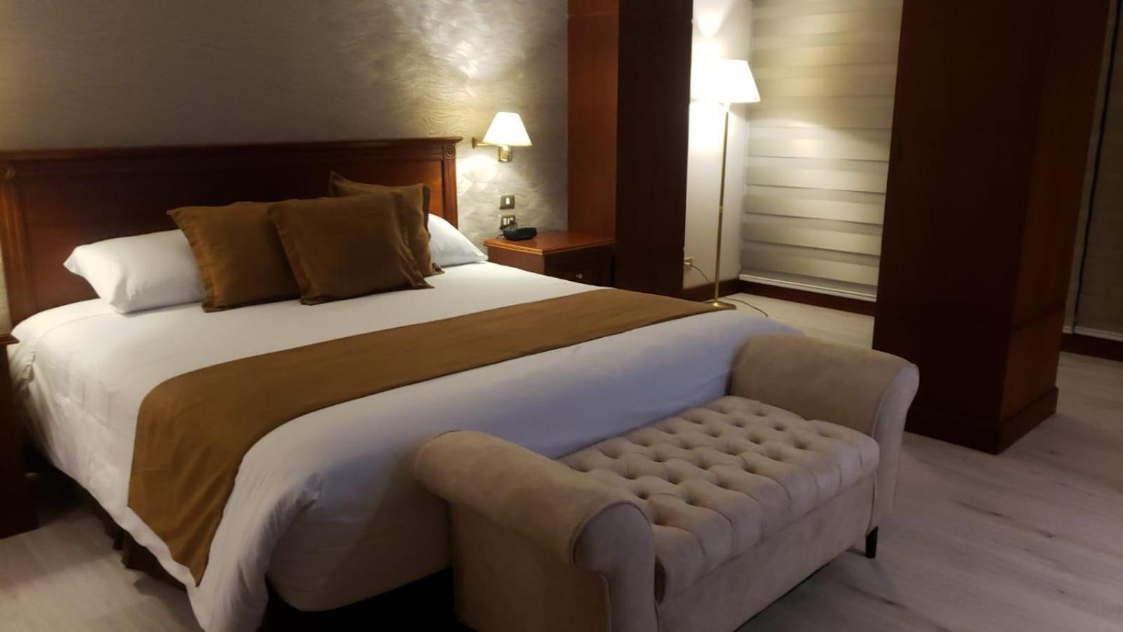 Hotel Emperador Ambato Exterior photo