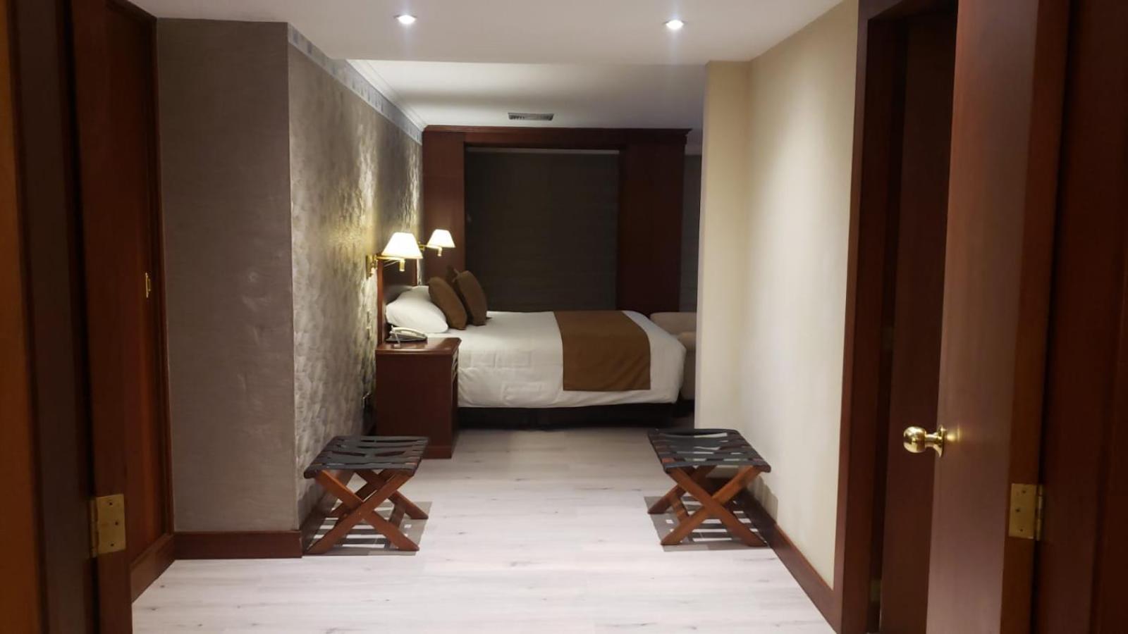 Hotel Emperador Ambato Exterior photo