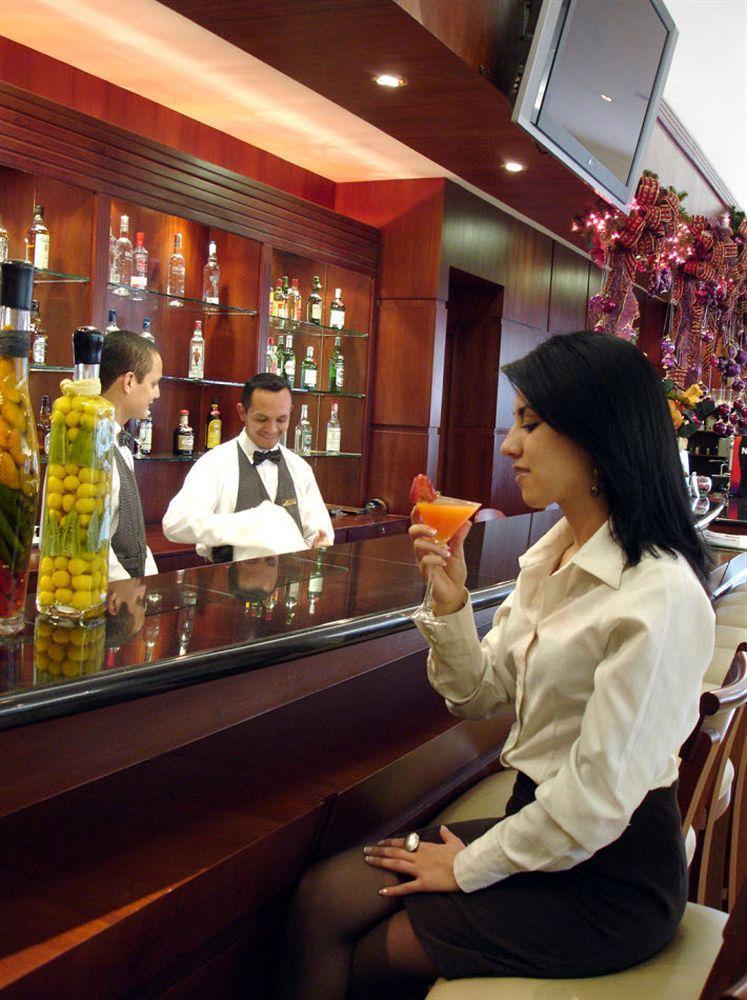 Hotel Emperador Ambato Exterior photo