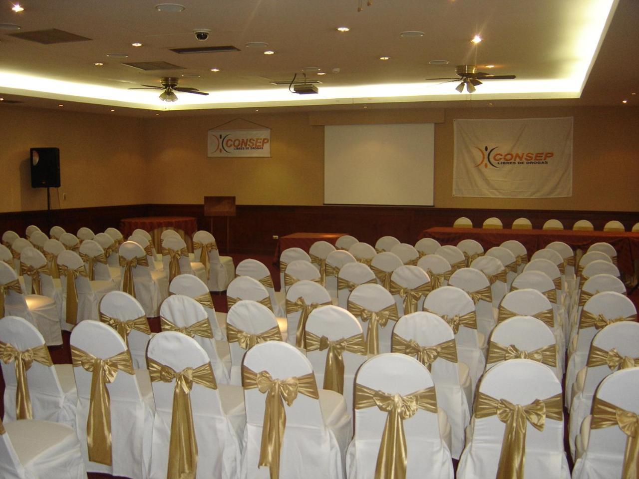 Hotel Emperador Ambato Exterior photo