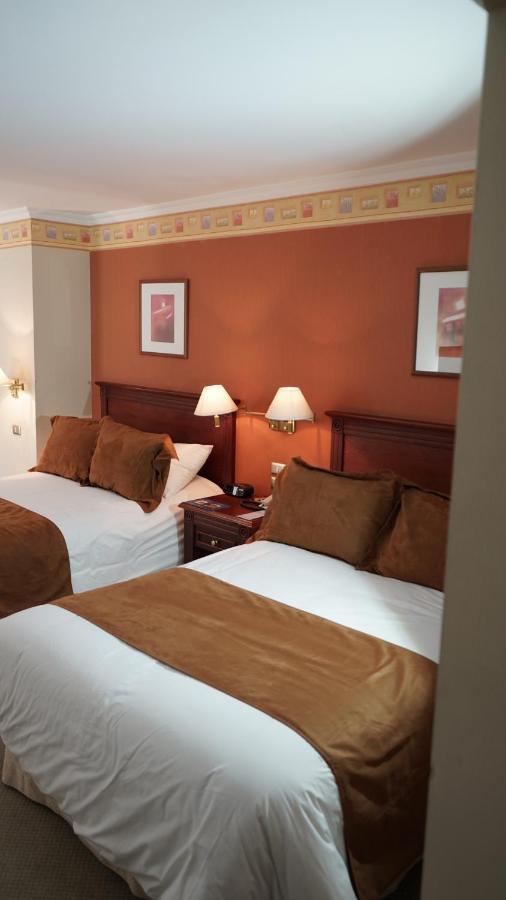 Hotel Emperador Ambato Exterior photo