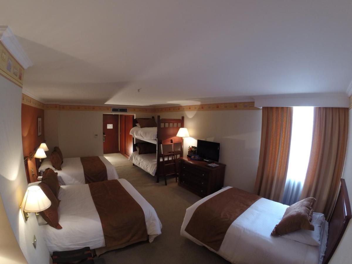 Hotel Emperador Ambato Exterior photo